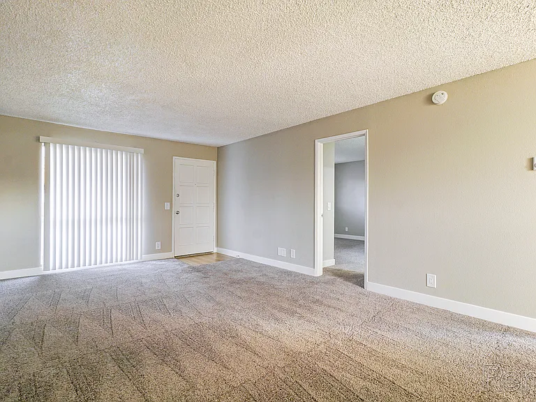 2 Bedroom - Living Room 2