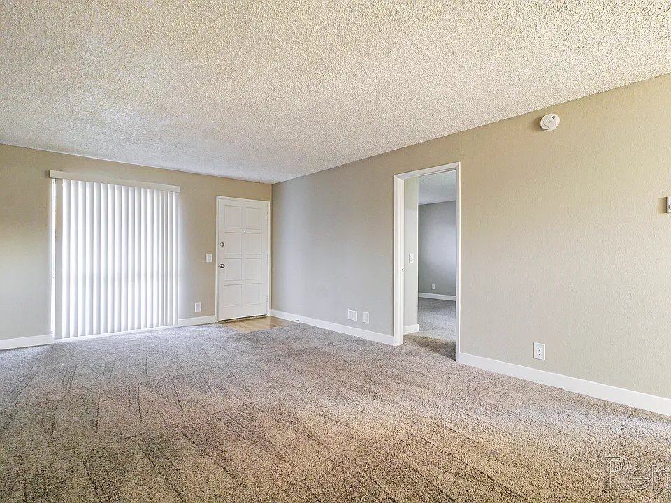 2 Bedroom - Living Room 2