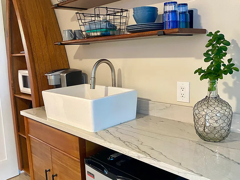 2109 Pine Tree Dr #4 — Photo 8