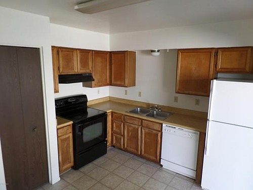 3rd image of 4740 E Caballero St