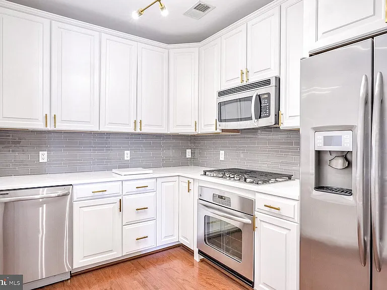 2101 N Monroe St #204 — Photo 2