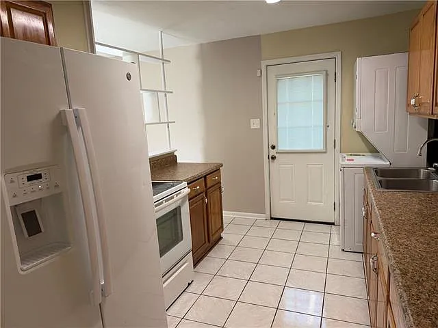 2100 Stumpf Blvd — Photo 9