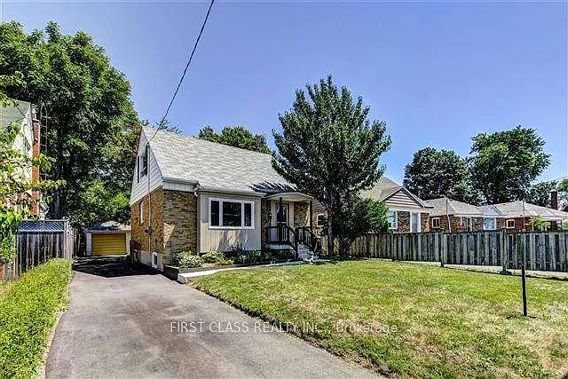 11 Ellington Dr