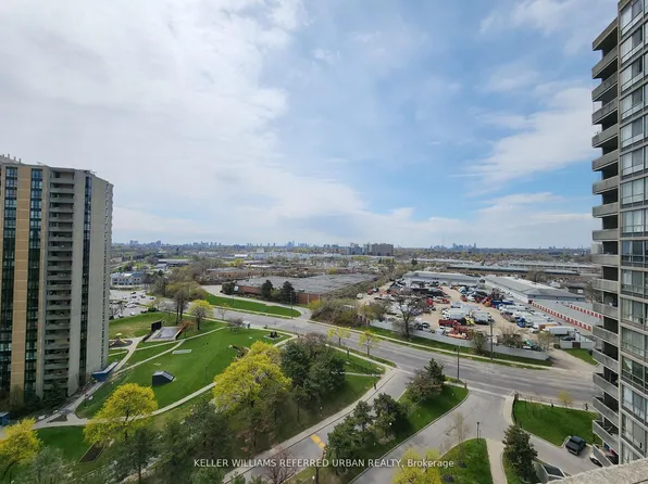 10 Martha Eaton Way #1609, Toronto, ON M6M 5B3