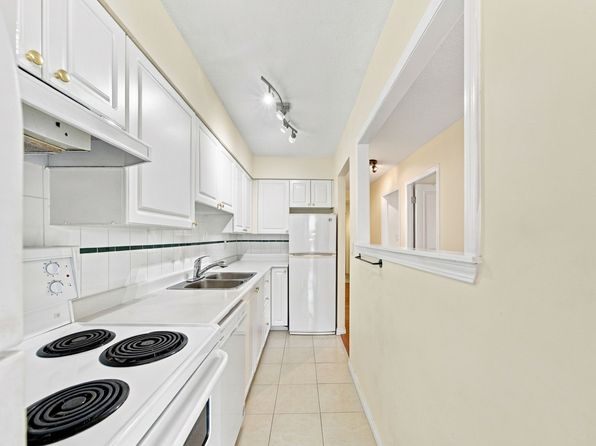 2 bedroom rental in West Vancouver — photo 6