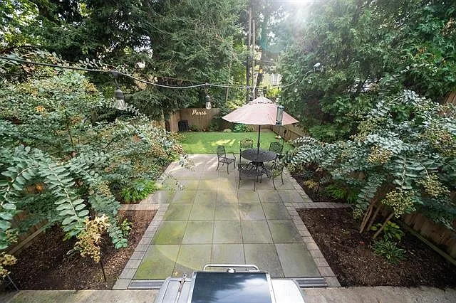 105 Fairview Ave — Photo 37