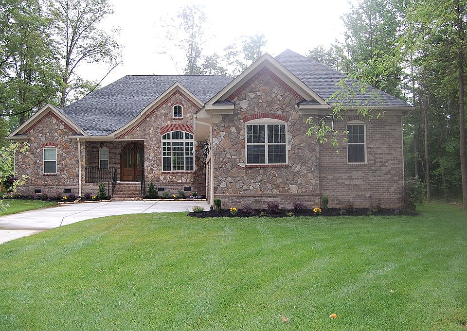 1st image of 2651 Chatham Dr