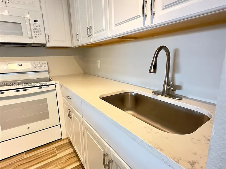 58 Monaco Ct #58-B — Photo 16