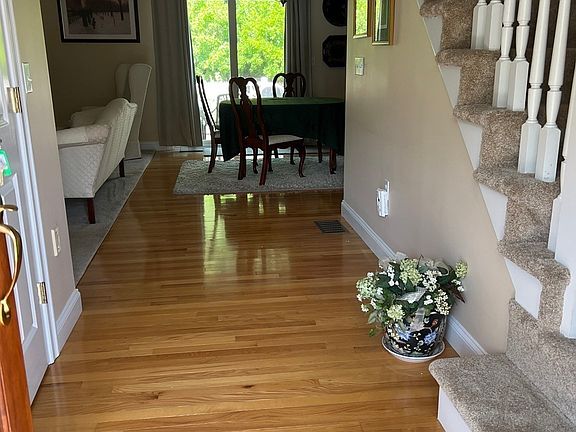 3rd image of 106 Cortland Dr #38
