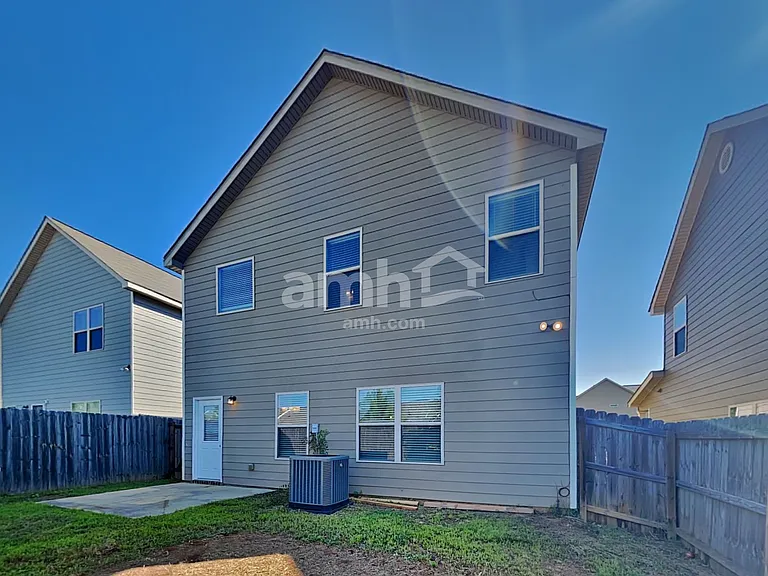 216 Leland Ln — Photo 23