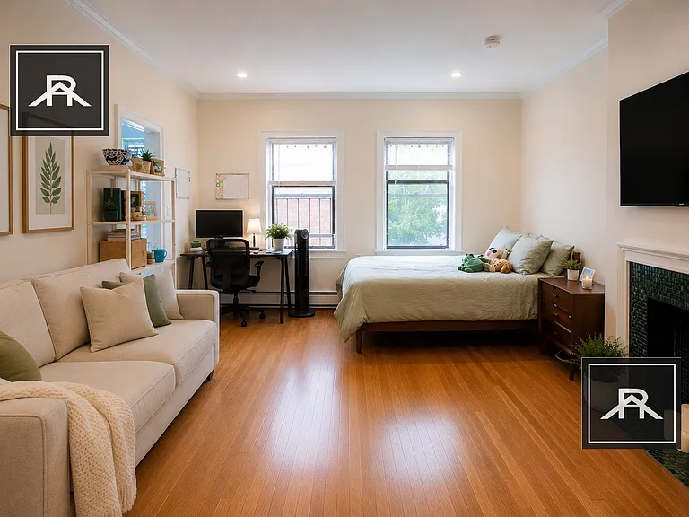 901 Beacon St #6 — Photo 2