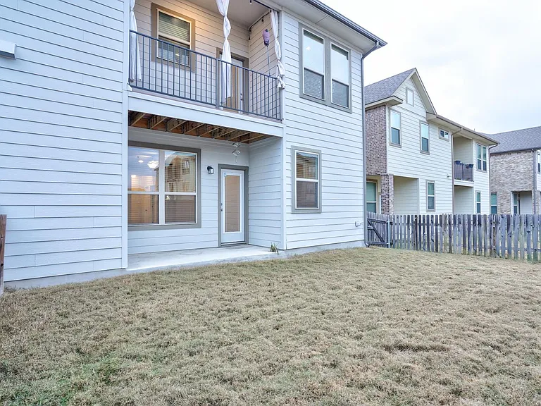 2212 Dillon Pond Ln #A — Photo 36