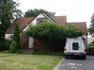 292 S Prospect Ave, Bergenfield, NJ 07621