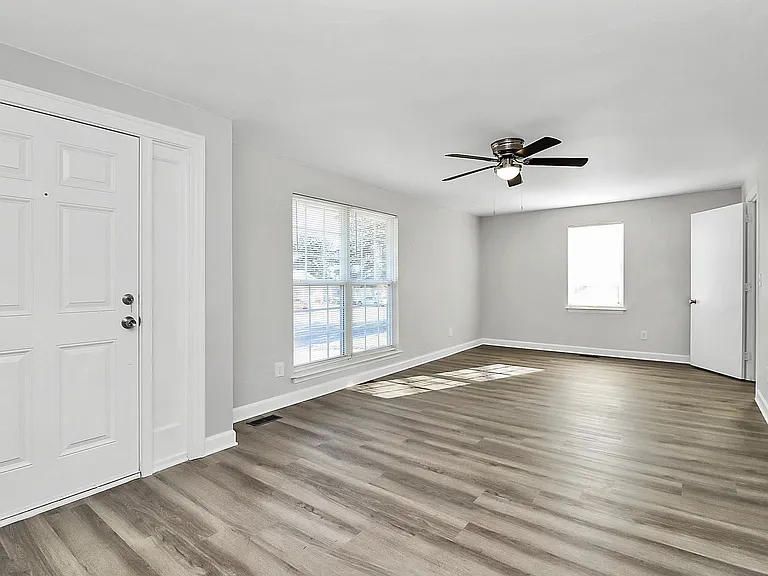 2429 Marlowe Ave — Photo 3