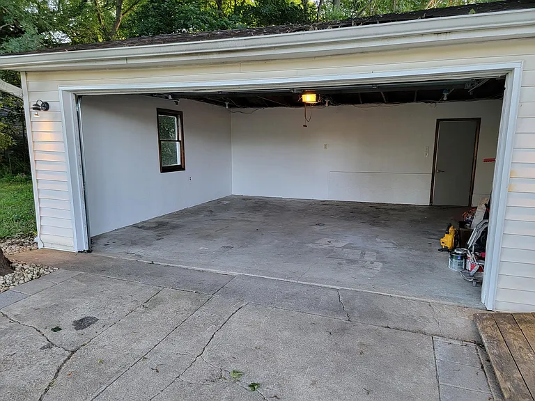8707 E State St — Photo 18