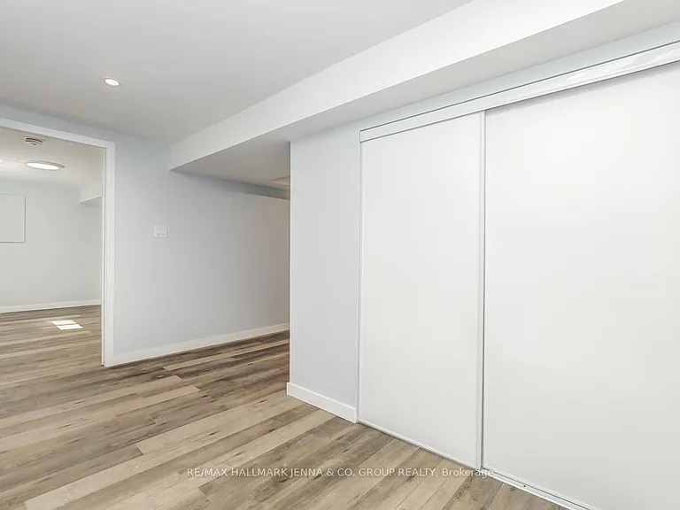 21 Saint Remy Dr #B — Photo 7