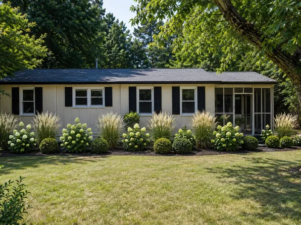 3405 Apache Dr, Raleigh, NC 27609