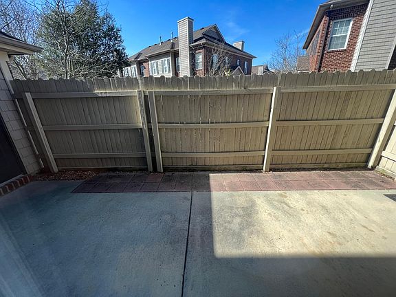 3rd image of 5269 Elston Ln