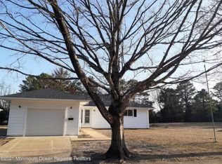 6 Scarborough Pl, Toms River, NJ 08757