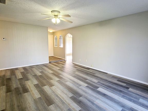 5th image of 1026 Brookshire Cir