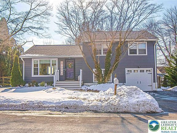 3rd image of 825 Sheridan Dr