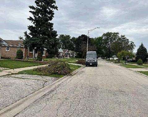 5th image of 5140 W 90th St