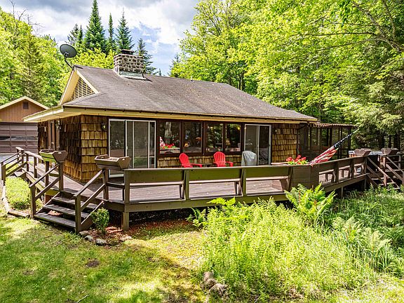 3rd image of 529 Higby Rd