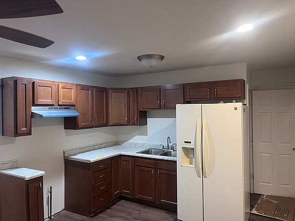 4th image of 3935 Martin Luther King Dr