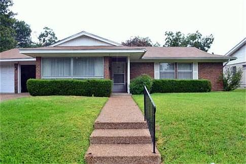 3rd image of 5401 Lake Lindenwood Dr