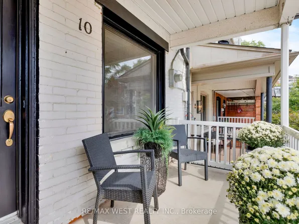 10 Marshall St, Toronto, ON M6K 1S4