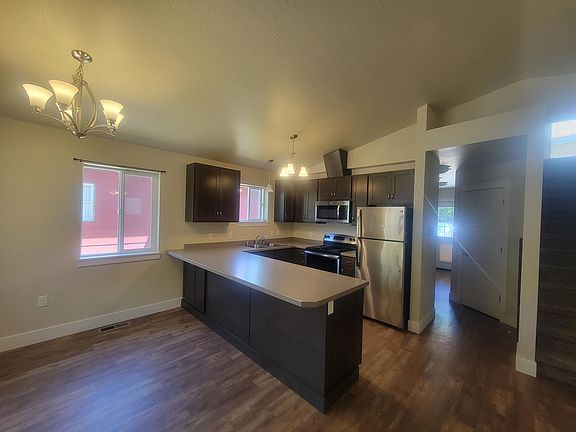 3rd image of 343 Speedway Ave