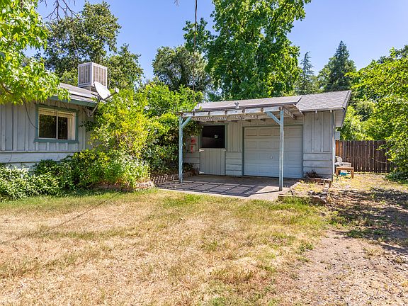 3rd image of 3620 Sacramento Dr