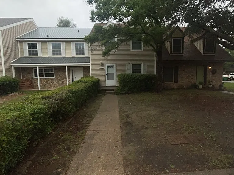 107 Skinner Cir — Photo 1