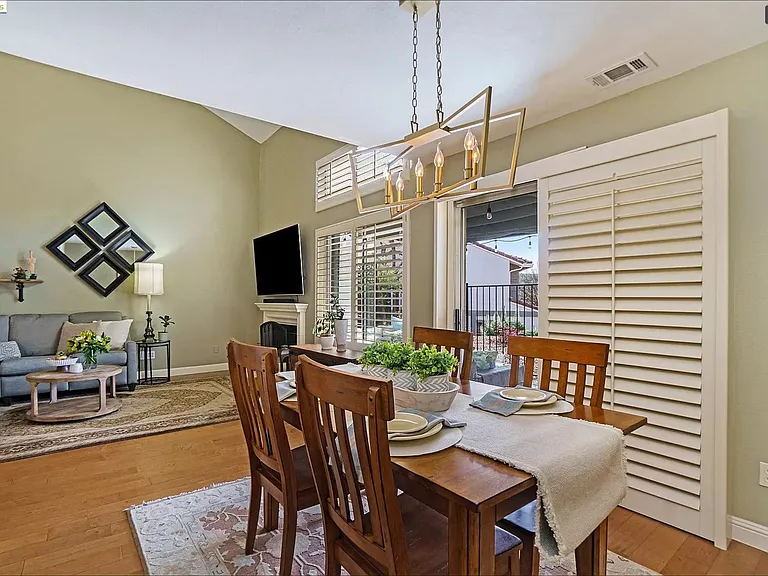 225 Portola Dr — Photo 3