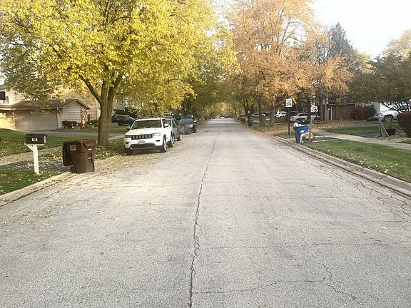 4th image of 22556 Imperial Dr