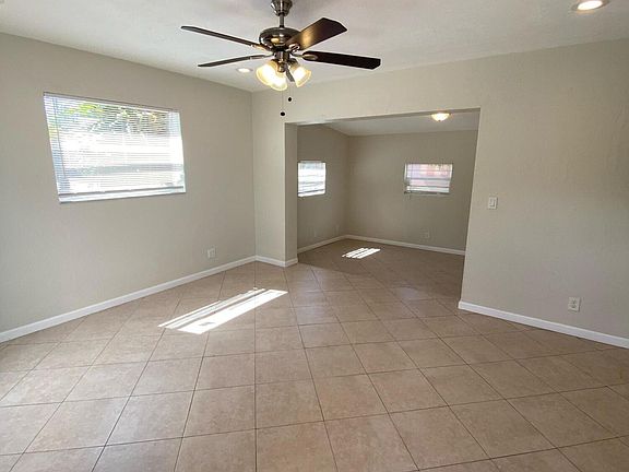 4th image of 311 NE 28th Court