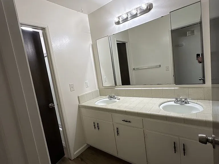 3501 W Colonial Ave #A-D — Photo 9