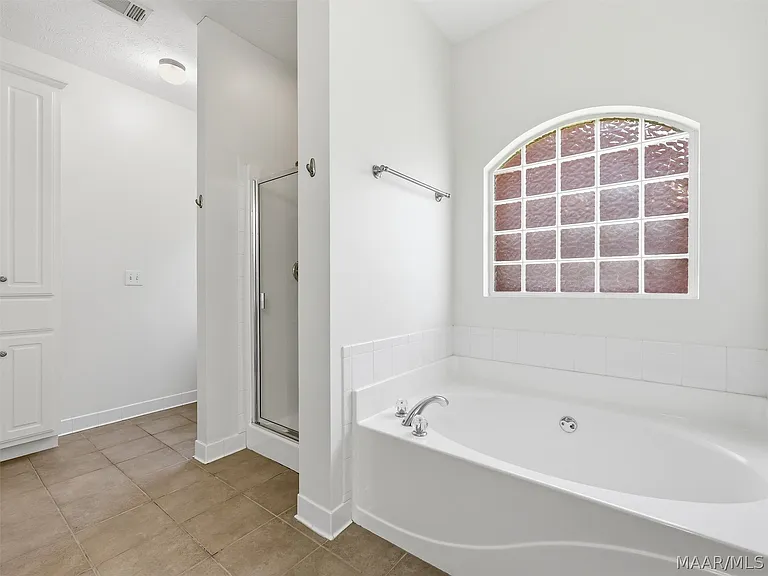 1312 Meadow Glen Rd — Photo 17