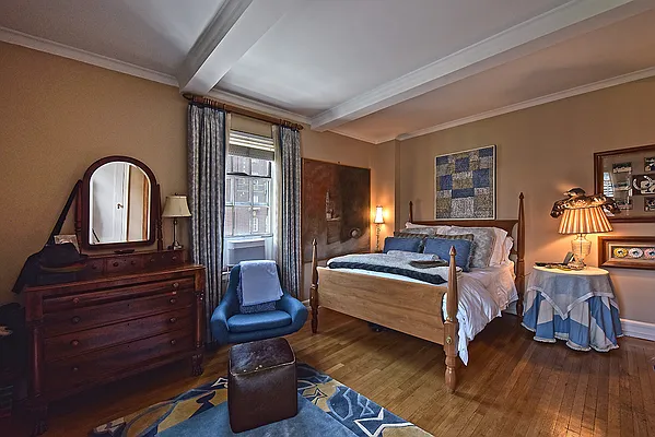 Sold by Prime Manhattan | media 36