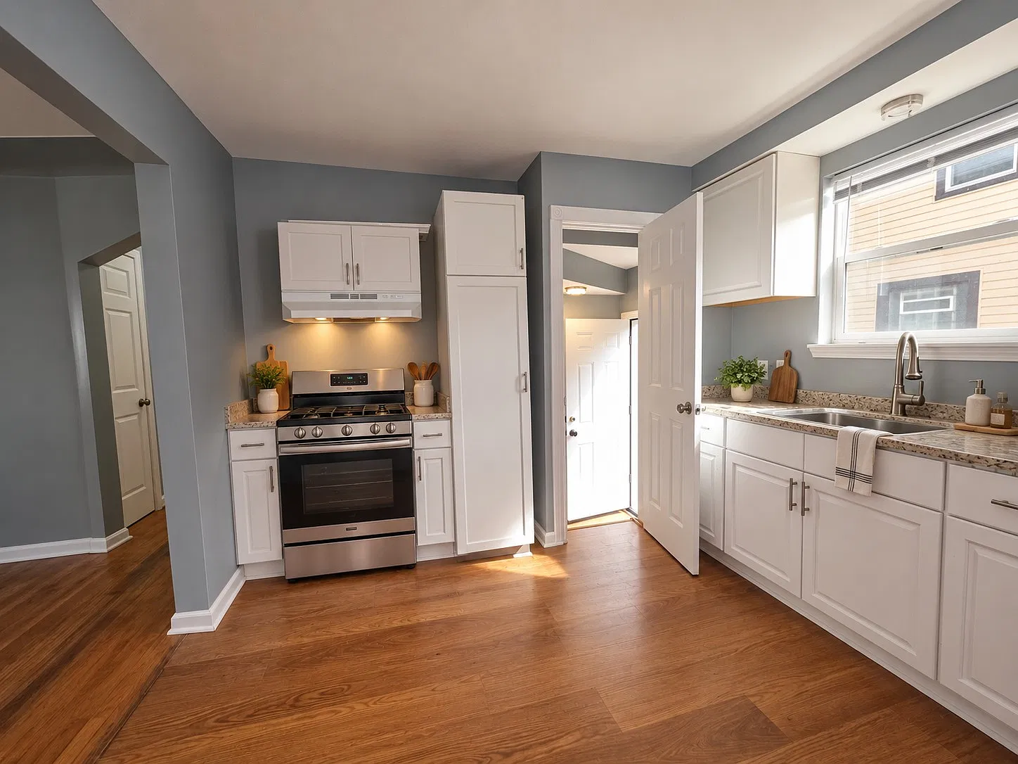 3 bed, 1020 sqft, $1,350 — Photo 4