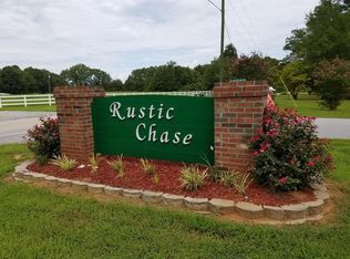 107 Cricket Ridge Ct, Greenwood, SC 29646