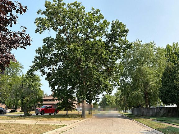 5th image of 1450 Beaumont Cir