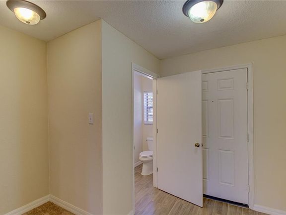 5th image of 2523 Oleander Lakes Dr
