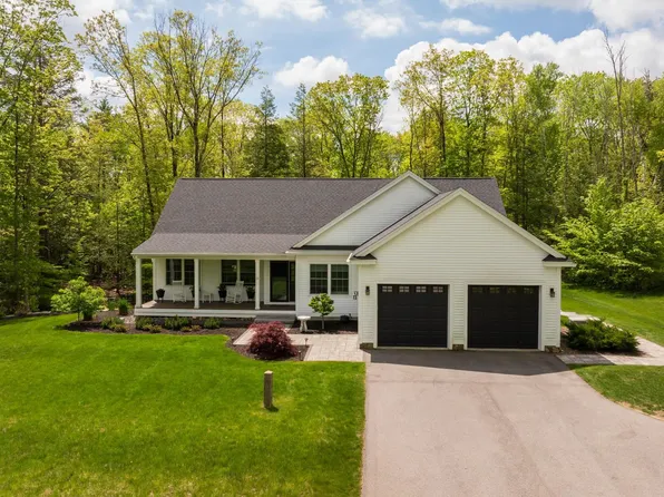 12 Drake Lane, Epping, NH 03042