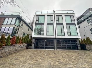 400 Undercliff Ave #A, Edgewater, NJ 07020