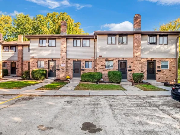 240 E Dekora STREET #264, Saukville, WI 53080