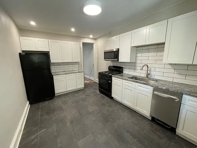 1337 Perry St #2 — Photo 19