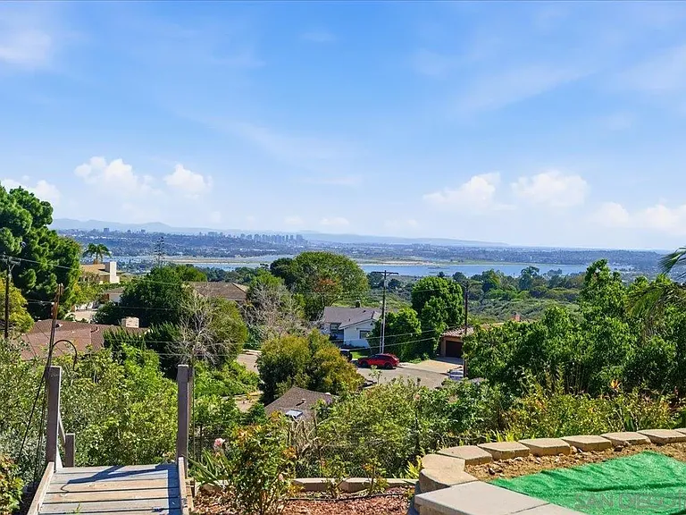 5447 Soledad Rd — Photo 27