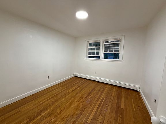 4th image of 260 Pearl St
