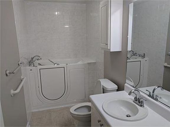 5th image of 3101 Lucas Ln SW